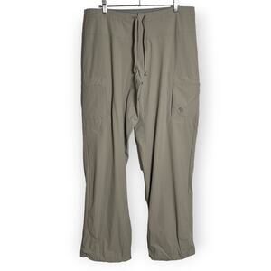 NWOT Mountain Hardwear SIZE 14 Yuma Cargo Pants Nylon Shell Hiking Travel 35x32
